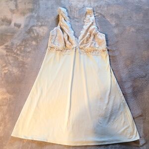 Gilligan & O'Malley Lace Chemise, Size Medium